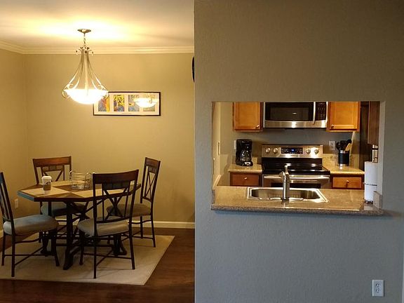 Kitchen / Dining View