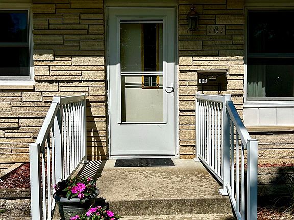 3rd image of 101 Western St