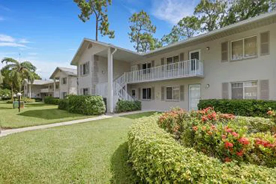 800 Augusta Blvd #B201