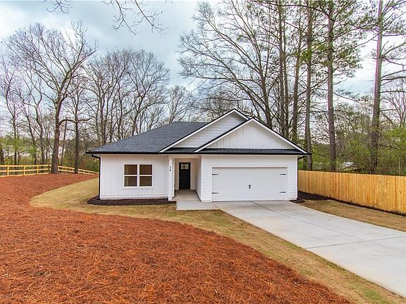 2nd image of 26 Blackberry Rdg