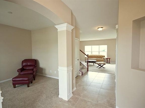 3rd image of 13811 W 105th Pl