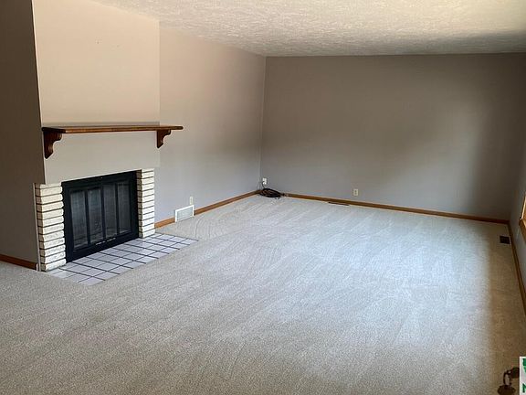 5th image of 4602 Lincoln Way