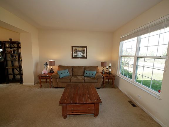 5th image of 2309 Artesian Way