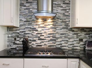 201 Wilshire Dr, Sharon, MA 02067