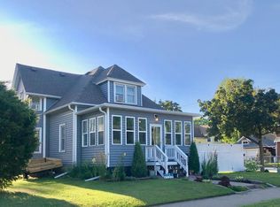 1553 Wood St, La Crosse, WI 54603