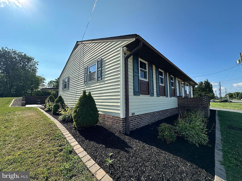 11092 Williamsport Pike, Greencastle, PA 17225 | Zillow