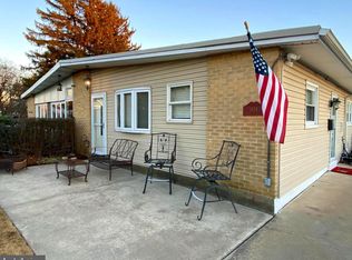 1124 Grant Ave, Philadelphia, PA 19115