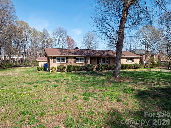 5th image of 115 Brooke Ln
