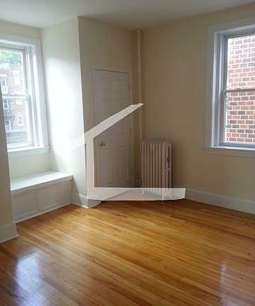4th image of 60 Egmont St #_04