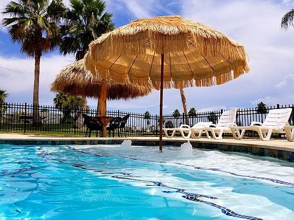 5th image of 10000 San Leon Dr #1
