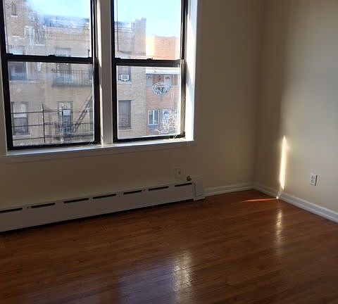 5th image of 3277 32nd St APT 2F