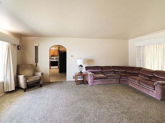 2nd image of 508 6th St