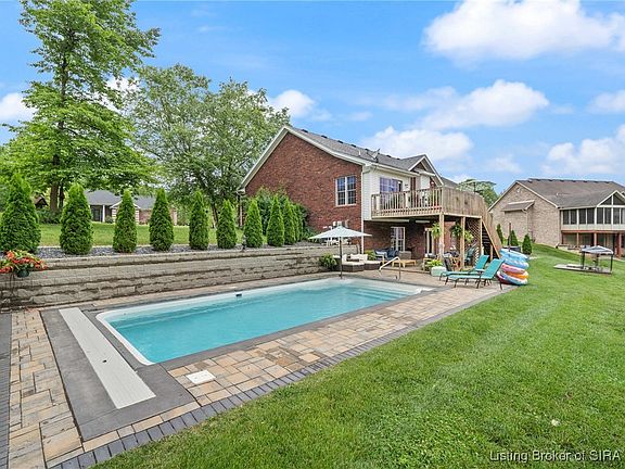 4th image of 707 Country Club Estates Drive SE