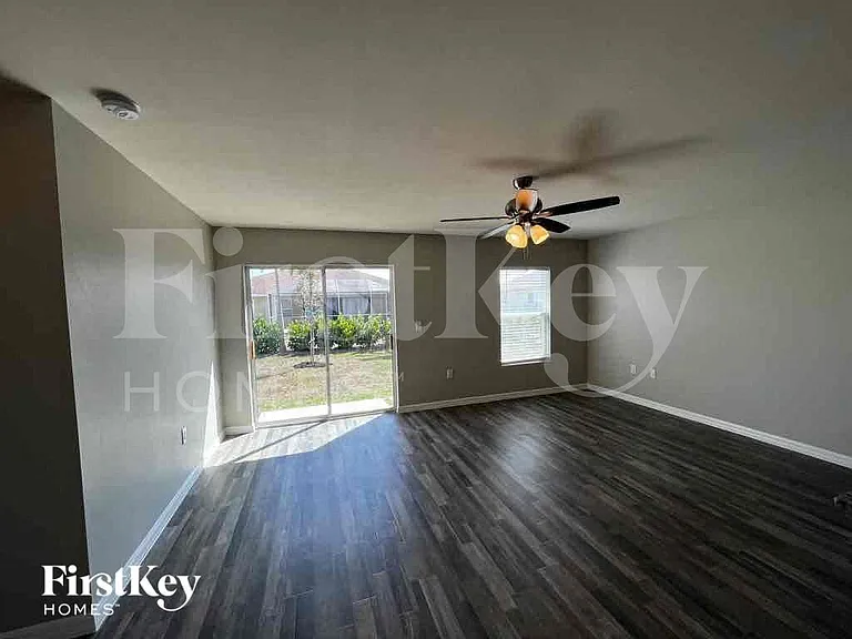 1005 NW 13th Ave — Photo 2
