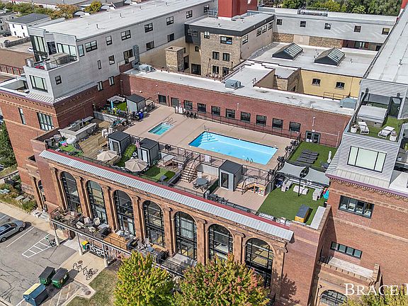 4th image of 600 Broadway Ave NW APT 425