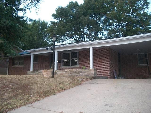1st image of 1704 Stadium Blvd