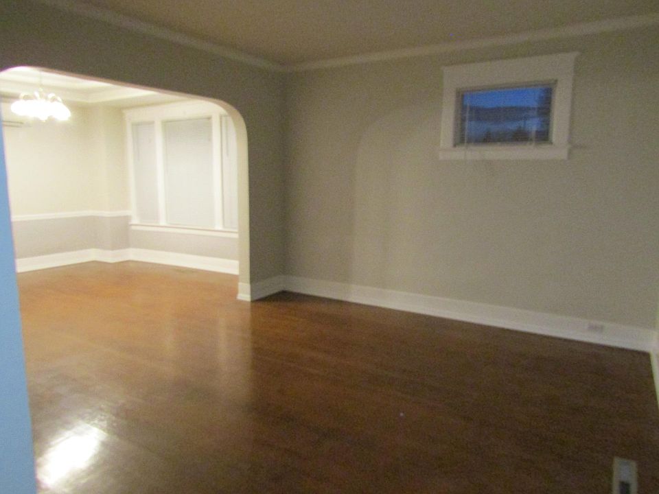 1st image of 1002 10th Ave SE