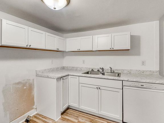 2nd image of 1001 28th St N
