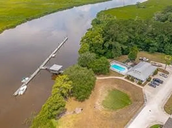 108 Cathead Ln, Darien, GA 31305