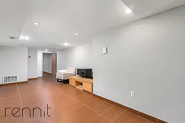 Rented by Rennit Inc.