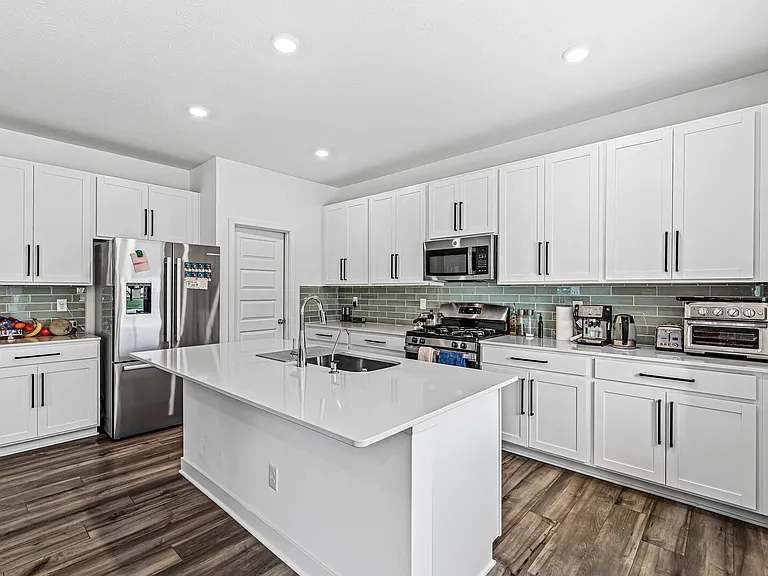 2240 Bauer Creek Dr — Photo 3