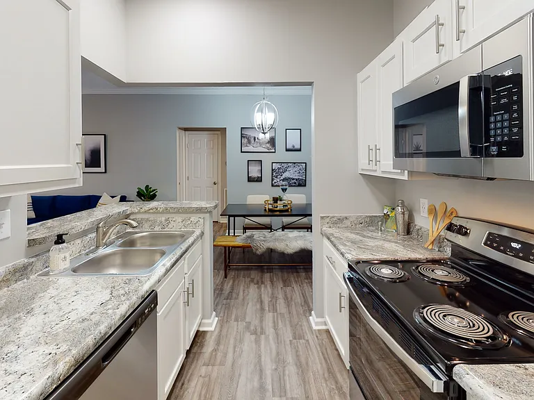 Burlington Oaks Apartments — Photo 1
