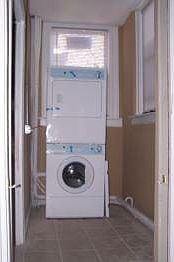 4th image of 916 E 39th St APT 1W