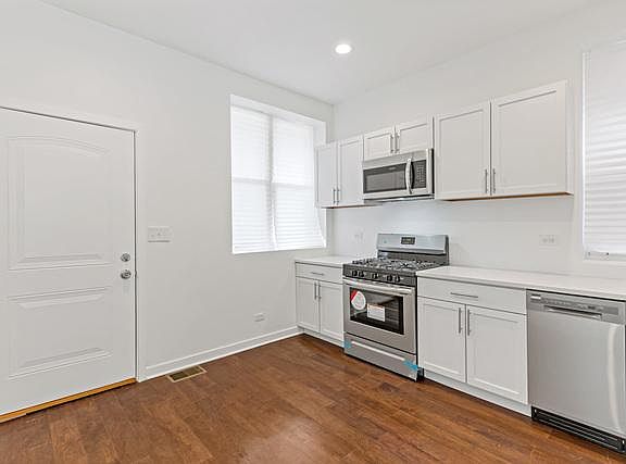 5th image of 7017 S Eberhart Ave #1