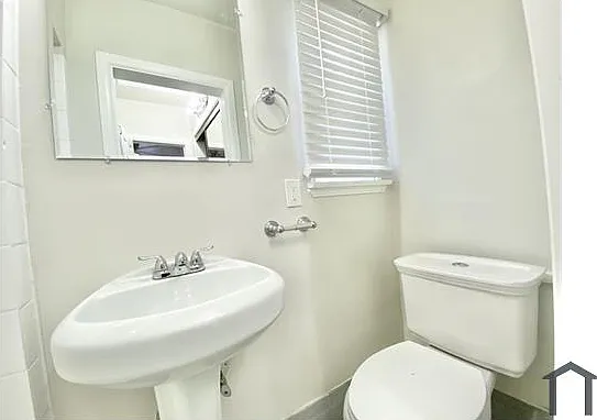10961 S Figueroa St #13 — Photo 9