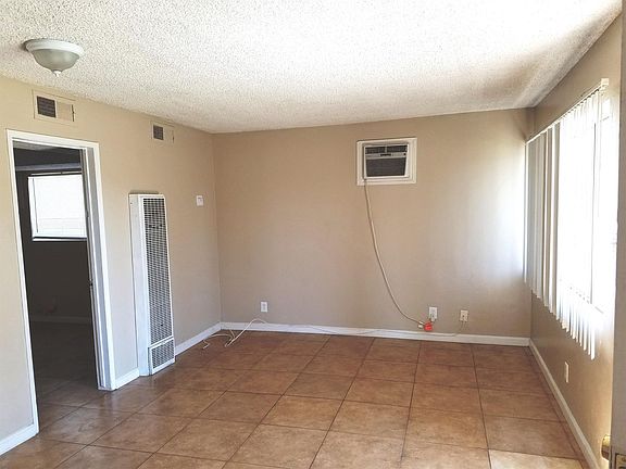 3rd image of 2600 Haley St #2