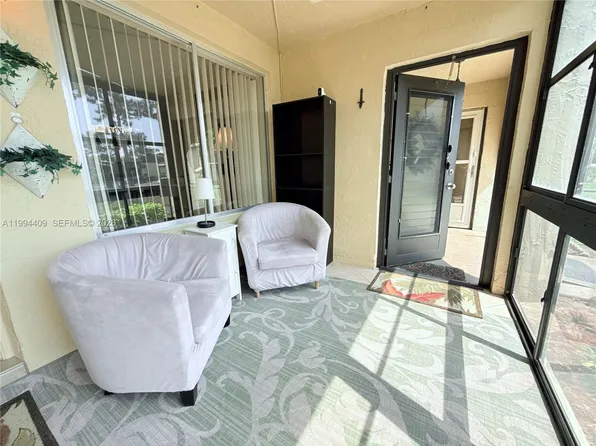 340 Pine Ridge Cir APT C-1, Greenacres, FL 33463