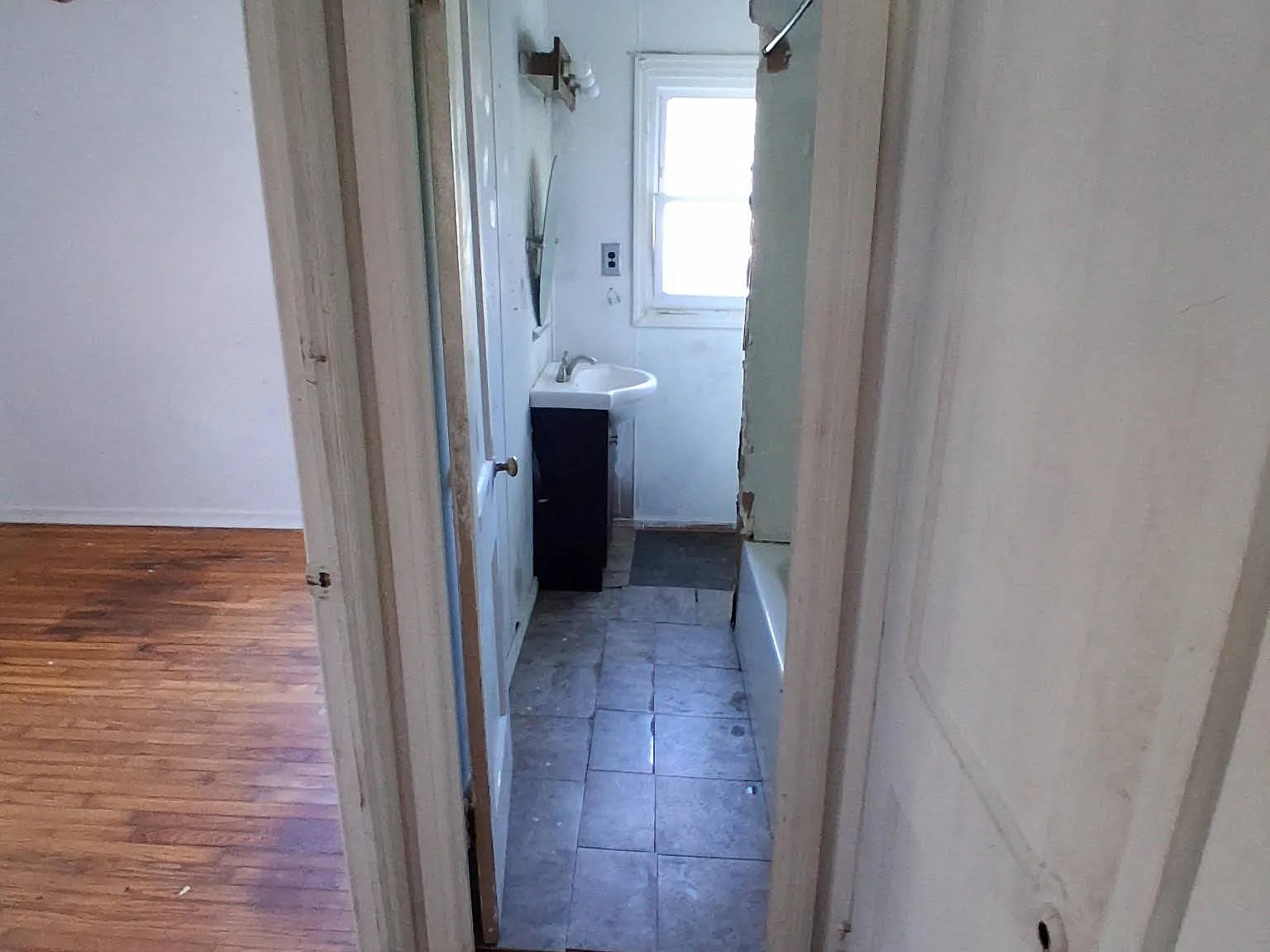2 bed, 1000 sqft, $900 — Photo 3