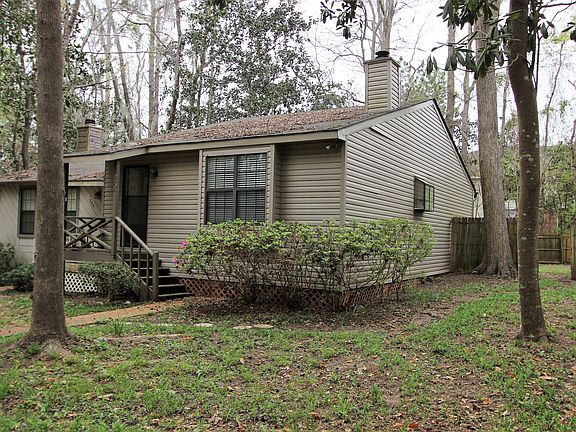 3rd image of 222 Parkbrook Cir