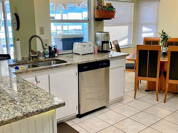 5th image of 8112 Somerset Dr