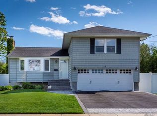18 Baldwin Ave, Massapequa, NY 11758