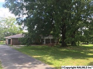 6090 Norris Mill Rd, Hartselle, AL 35640