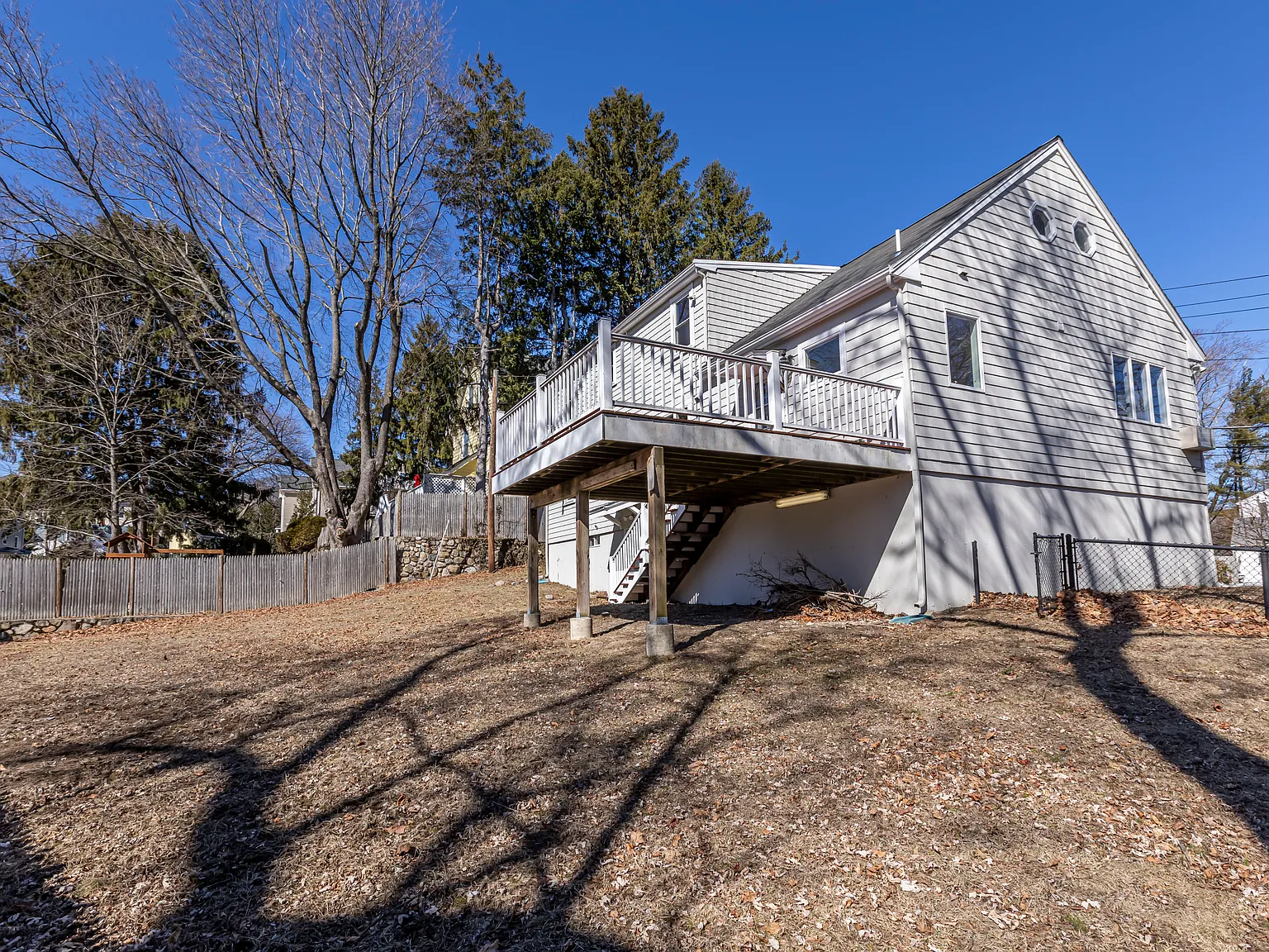 4 bed, 2700 sqft, $6,000 — Photo 1