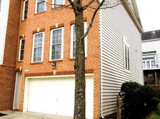 6919 Inlet Cove Dr, Fort Belvoir, VA 22060