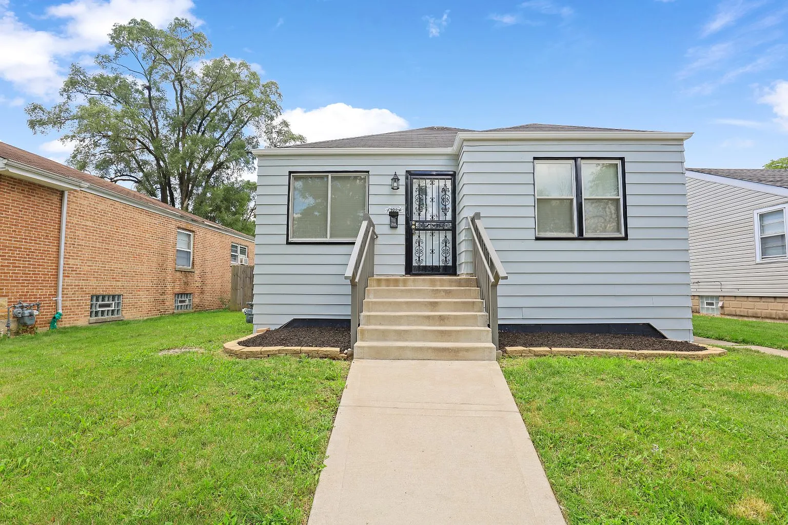 13924 S Wabash Ave photo 1