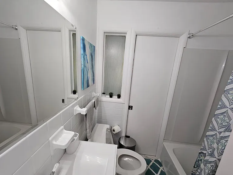 304 Greenvale Dr — Photo 8