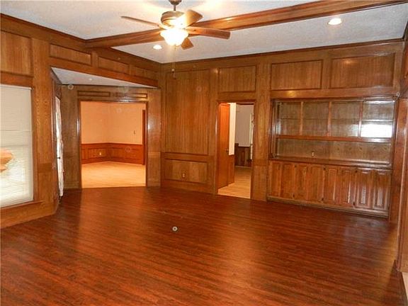 3rd image of 535 Sierra Dr