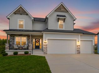 2018 SW Red Barn Ln, Lees Summit, MO 64082
