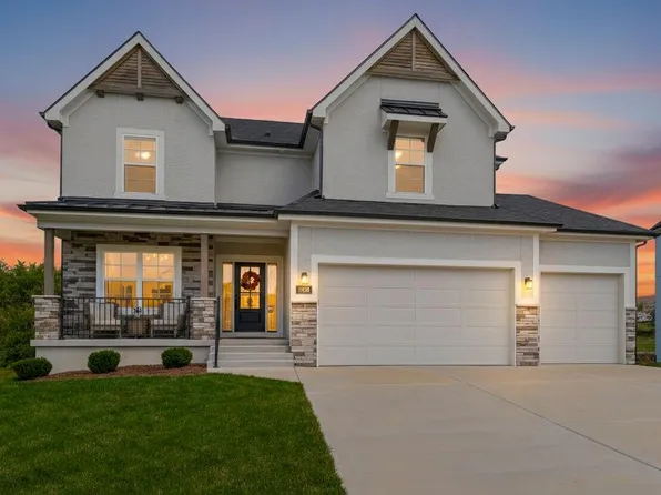 2018 SW Red Barn Ln, Lees Summit, MO 64082