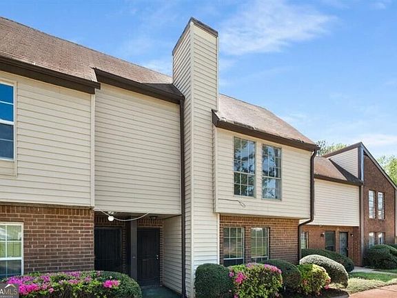 3rd image of 3254 Strawberry Ln