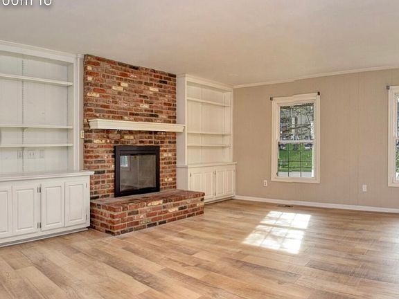4th image of 10245 Briar Creek Ln