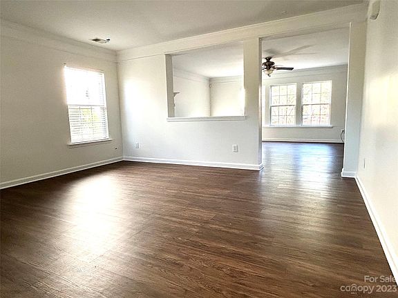 4th image of 10213 Barrands Ln