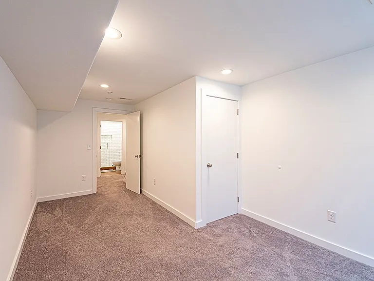 2137 Cross St — Photo 8