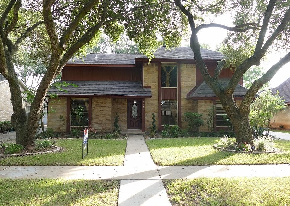 1st image of 2926 Green Fields Dr