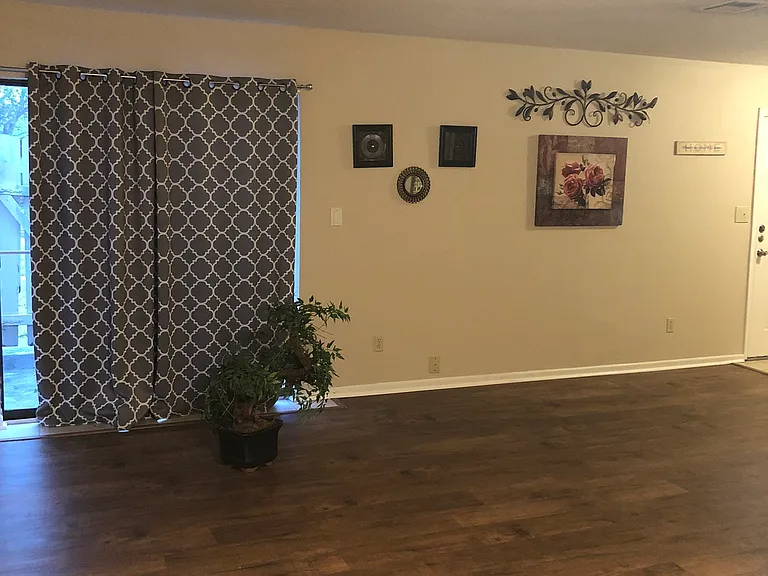 603-702 Sherwood Dr — Photo 9