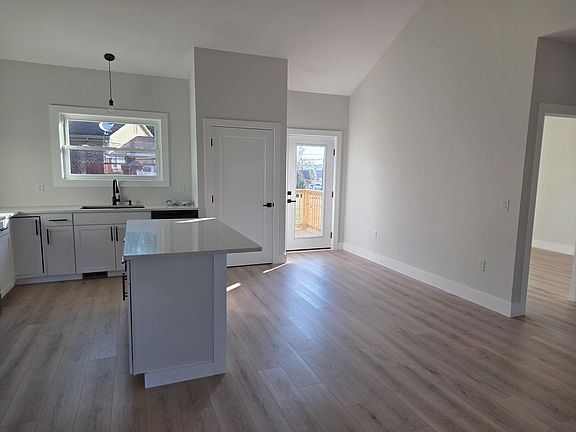 4th image of 326 White Ave